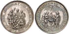 MISCELLANEA. 
Taufmedaille o. J. (unsigniert, von J. Kittel, 37,0 mm). Beschneidung Jesu / Hl. Geist über Taufszene.
F. u. S. 5044, Slg. Goppel 4479...