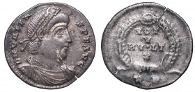 Roman Empire, Valens, Siliqua Rome
Cesarstwo Rzymskie, Walens, Silikwa Rzym
 Ładny egzemplarz rzadkiej silikwy Walensa. Pęknięcie krążka. Patyna. Aw...