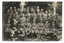 II RP, Fotografia grupowa oficerów wyższych
 Oficerowie z różnych pułków. Zabrudzenia, złamane narożniki. Stan zachowania przedmiotu dobry. Wymiary 1...