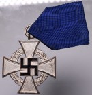 III Reich, Cross for serving
III Rzesza, Krzyż za wierną służbę
 Drobne ślady noszenia. Patyna, nalot. Stan zachowania przedmiotu bardzo dobry....