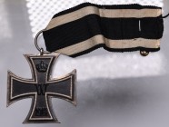 Germany, Iron Cross II Class for WWI
Niemcy, Krzyż żelazny II klasy za I Wojnę Światową
 Sygnowany na uszku WEA. Oryginalna wstążka. Lekkie ślady no...