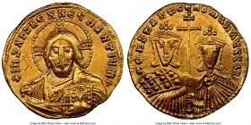 Constantine VII Porphyrogenitus and Romanus II (AD 945-963). AV solidus (20mm, 4.43 gm, 6h). NGC AU 5/5 - 2/5, graffito. Constantinople, AD 950-955. +...