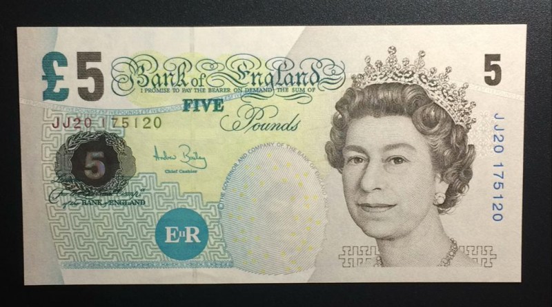 Great Britain, 5 Pounds, 2004, UNC,p391c
Sign: Bailey
Serial Number: JJ20 1751...