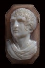 A neoclassical agate cameo. Bust of Cicero. 
End of 18th century - Beginning of 19th century
18 x 31 x 9 mm

The orator is turned three-quarters, ...