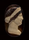 A neoclassical agate cameo. Bust of a deity. 
End of 18th century - Beginning of 19th century
15 x 24 x 4 mm

The goddess, probably Juno, is chara...
