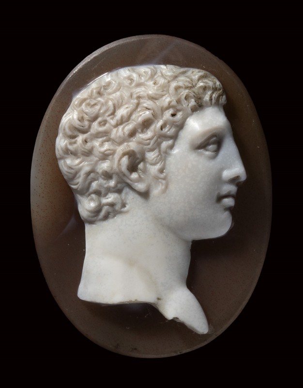 A neoclassical agate cameo. Bust of Hercules. 
End of 18th century - Beginning ...