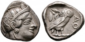 Attika. Athen 
Tetradrachme 449-415 v. Chr. Ein drittes, ähnliches Exemplar. SNG Cop. 46ff. 17,05 g
sehr schön