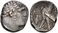 Phoenikia. Tyros 
Shekel CY 162 (36/37 n.Chr.). Belorbeerte Büste des Gottes Melqart nach rechts / Adler mit Palmzweig auf Prora nach links stehend, ...