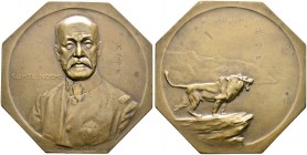 Japan. Mutsuhito - Periode Meiji 1868-1912 
Oktogonale Bronzemedaille 1912 von H. Taglang (Wien), auf die Belagerung von Port Arthur im russisch-japa...