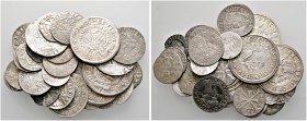 Lots. 
Ca. 30 Stücke: Silberkleinmünzen aus dem Zeitraum Ende 13.-Mitte 17. Jh. Dabei 10 Kreuzer 1628, 1629 und 1632 (Erzherzog Leopold V.), diverse ...