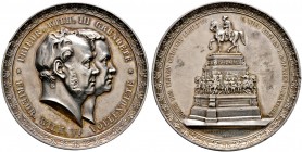 Brandenburg-Preußen. Friedrich Wilhelm IV. 1840-1861 
Dicke, schwere Silbermedaille 1851 von H. Bubert, auf das Reiterdenkmal Friedrichs des Großen a...