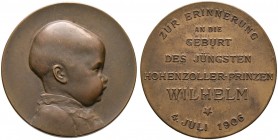 Brandenburg-Preußen. Wilhelm II. 1888-1918 
Bronzemedaille 1906 unsigniert, auf die Geburt des jüngsten "Hohenzollern-Prinzen" Wilhelm am 4. Juli. Sä...