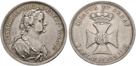 Pfalz, Kurlinie. Karl Theodor 1742-1799 
Silbermedaille 1766 von A. Schäffer, auf die Stiftung des St. Elisabeth-Ordens. Brustbild der Kurfürstin und...