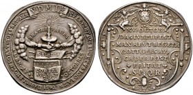 Regensburg, Stadt. 
Silbermedaille 1642 unsigniert (nach einem Entwurf von Hans Georg Bahre), auf das Reformations­jubiläum. Zwei aus Wolken kommende...