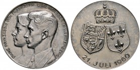 Württemberg. Carl Herzog von Württemberg *1936 
Silbermedaille 1960 von D. Fahrner, auf die Hochzeit mit Diane von Frankreich. Beide Brustbilder hint...
