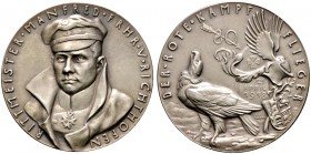 Medailleure. Goetz, Karl (1875-1950) 
Mattierte Silbermedaille 1918. Auf den Tod des Schlachtfliegers Manfred Freiherr von Richthofen. Uniformiertes ...