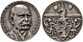 Medailleure. Goetz, Karl (1875-1950) 
Mattierte Silbermedaille 1928. Auf die Taufe des LZ 127 "Graf Zeppelin" am 90. Geburtstag Zeppelins. Dessen Bru...