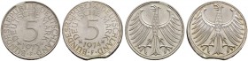 Bundesrepublik Deutschland. 
Lot (2 Stücke): 5 Deutsche Mark 1973 und 1974 F. Jeweils als VERPRÄGUNG. Der Jahrgang 1973 mit minimalem Zainende, der J...