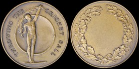GREAT BRITAIN (probably): Vintage sports medal in bronze. Obv: A celebrating figure with the legend "THROWING THE CRICKET BALL". Manufacturer: PINCHES...