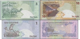 Qatar: Lot with 484 banknotes comprising 32x 1 Riyal P.13, 83x 1 Riyal P.20, 185x 1 Riyal P.28, 84x 5 Riyals P.29 and 110x 10 Riyals P.30, all in UNC ...