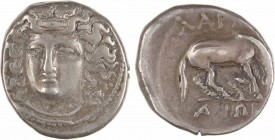Thessalie, Larissa, drachme, c.356-342 av. J.-C.
A/Anépigraphe
Tête de la Nymphe Larissa vue de trois quarts de face à gauche
R/LAR[IS]/ AIW[N]
Ch...