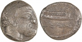 Phénicie, Arade, statère, 400-350 av. J.-C.
A/Anépigraphe
Tête laurée et barbue de Baal-Arvad à droite
R/Anépigraphe
Galère voguant à droite sur d...