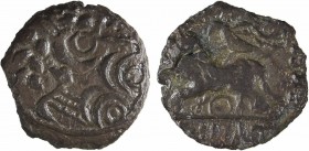 Carnutes, bronze KONAT au lion à gauche, 60-40 av. J.-C
A/
Tête laurée dégénérée à droite
R/KONAT
Lion avançant à gauche avec un aigle sur le dos ...