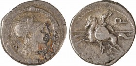 Manlia, denier, Rome, 113-112 av. J.-C.
A/ROMA
Tête casquée de Roma à droite ; devant, lettre de contrôle X ; le tout dans une bordure en forme de t...