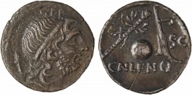 Cornelia, denier, Espagne ?, 76-75 av. J.-C.
A/G.P.R
Buste diadémé et drapé du Génie du Peuple Romain à droite, un sceptre posé sur l'épaule droite...