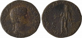 Antonia, dupondius, Rome, 41-42
A/ANTONIA AVGVSTA
Buste drapé à droite
R/TI CLAVDIVS CAESAR AVG P M TR P IMP/ S/ C
L'Empereur Claude voilé, en tog...