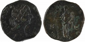 Faustine Jeune, sesterce, Rome, 161-176
A/FAVSTINA AVGVSTA
Buste drapé à droite, vu de trois quarts en avant
R/HIL-A-RITAS/ S/ C
L'Hilarité debout...