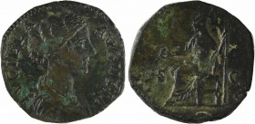 Lucille, sesterce, Rome, 166-169
A/LVCILLA AVGVSTA
Buste drapé à droite, vu de trois quarts en avant
R/[IVNO]/ S/ C
Junon assise à gauche, tenant ...