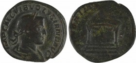 Volusien, sesterce, Rome, 251-252
A/IMP CAE C VIB VOLVSIANO AVG
Buste lauré à droite, drapé et cuirassé, vu de trois quarts en arrière
R/[IVN]ONI M...