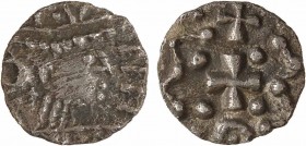 Frise continentale, sceat ou denier, légende runique, s.d. (700-710), sud du Bas-Rhin
Tête diadémée et couronnée à droite, devant NM (?), derrière un...
