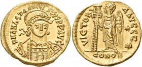 Anastasius I, 491-518. Solidus (Gold, 20 mm, 4.48 g, 6 h), Constantinople, 5th officina = E, 492-507. D N ANASTA-SIVS P P AVG Helmeted and cuirassed b...