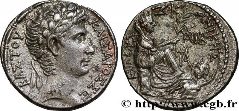 AUGUSTUS
Type : Tétradrachme syro-phénicien 
Date : An 27 et 12e consulat 
Mint ...