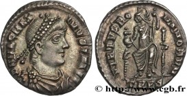 MAGNUS MAXIMUS
Type : Silique 
Date : 386-388 
Mint name / Town : Trèves 
Metal : silver 
Millesimal fineness : 900  ‰
Diameter : 18  mm
Orientation d...