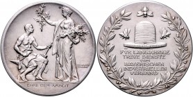 Bayern Ludwig III. 1913-1918 Silbermedaille o.J. mattiert (v. Hch. Wadere) Verdienstmedaille des Bayerischen Industriellenverbandes, i.Rd: 990 
50,2m...