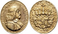 Würzburg - Bistum Johann Philipp I. Graf von Schönborn. 1642-1673 Ovale Goldmedaille 1663 (Gnadenpfennig) zu 8 Dukaten. Büste n.r. / 5-fach behelmtes ...