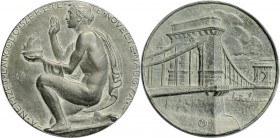 RDR - Länder - Ungarn - Budapest Zinkmedaille o.J. (Sign.: M) Knieende Figur mit Feuerschale / Brücke über Donau 
93,5mm 231,9g vz+