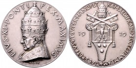 Vatikan Pius XI. 1922-1939 Silbermedaille 1929 mattiert (v. K. Roth) auf sein 50-jähriges Priesterjubiläum, i.Rd: BAYER.HAUPTMÜNZAMT FEINSILBER 
35,5...