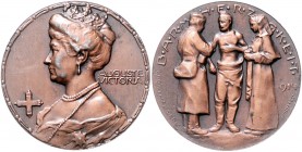 Die Mittelmächte - Personen - Auguste Victoria, Kaiserin Bronzemedaille 1914 (v. Sturm/Grünthal) 'Barmherzigkeit' Zetzm. vgl. 5005. 
34,2mm 18,4g vz-...
