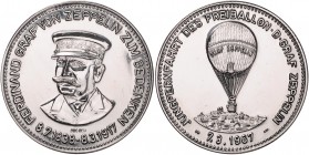 - Luftfahrt Silbermedaille 1967 auf die Jungfernfahrt des Freiballons 'Graf Zeppelin', gepunzt 800 Kai. 173 vgl. 
40,9mm 25,0g st