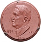 - Personen - Hitler, Adolf 1889-1945 Porzellanmedaille 1939 braun (Meissen) auf seinen 50. Geburtstag Colb./Hyd. 118. Scheuch 2095. 
rückseitig angeb...