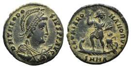 Theodosius I (379-395). Æ (23mm, 5.58g, 6h). Heraclea, 373-383. Diademed, helmeted draped and cuirassed bust r., holding spear and shield. R/ Theodosi...