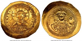 Constantine IX Monomachus (AD 1042-1055). AV histamenon nomisma (28mm, 4.37 gm, 5h). NGC Choice AU 5/5 - 4/5 edge bend. Constantinople. +IhS XIS RЄX R...