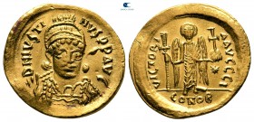 Justin I AD 518-527. Constantinople. Solidus AV