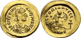 Justinian I (527-565). AV Semissis, Constantinople mint, 527-552 AD. D/ DN IVSTINI-ANVS PP AVI. Pearl-diademed, draped and cuirassed bust right. R/ VI...