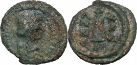 Justinian I. (527-565). AE Decanummium, Perugia mint. D/ Diademed, draped and cuirassed bust right. R/ Large I surmounted by cross, between A/N/N/O an...