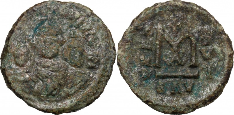 Heraclius (610-641). AE Follis, Ravenna mint. D/ Facing bust of Heraclius (in ce...